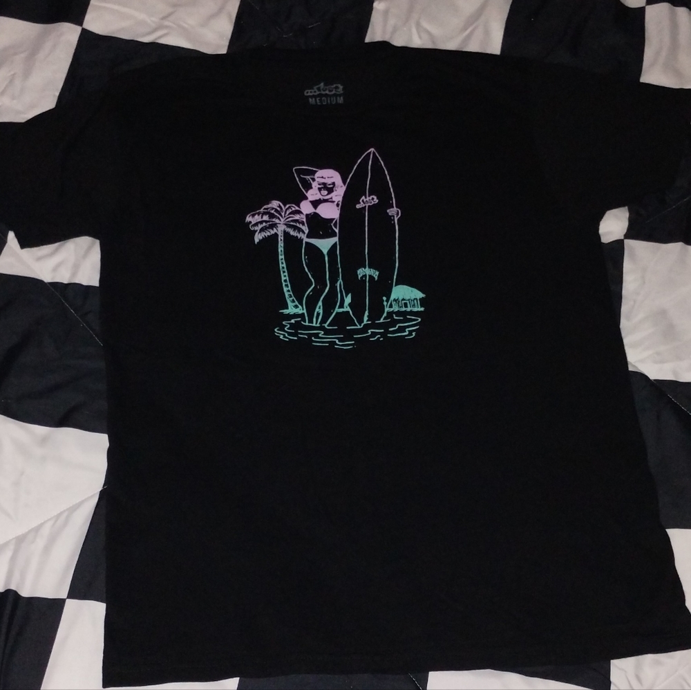 ...lost brand Men's Size M T-shirt EUC